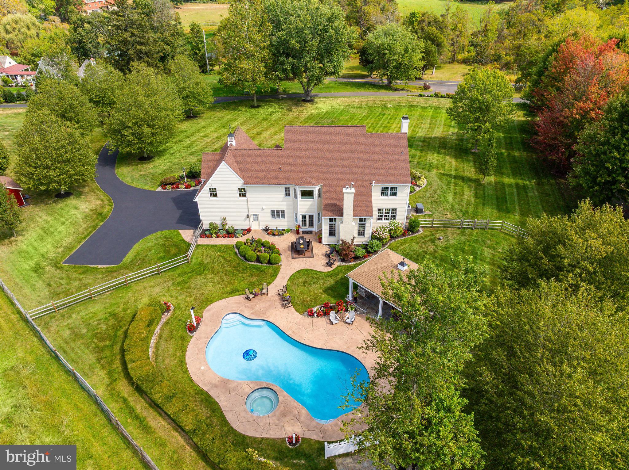 1100 PINEVILLE ROAD