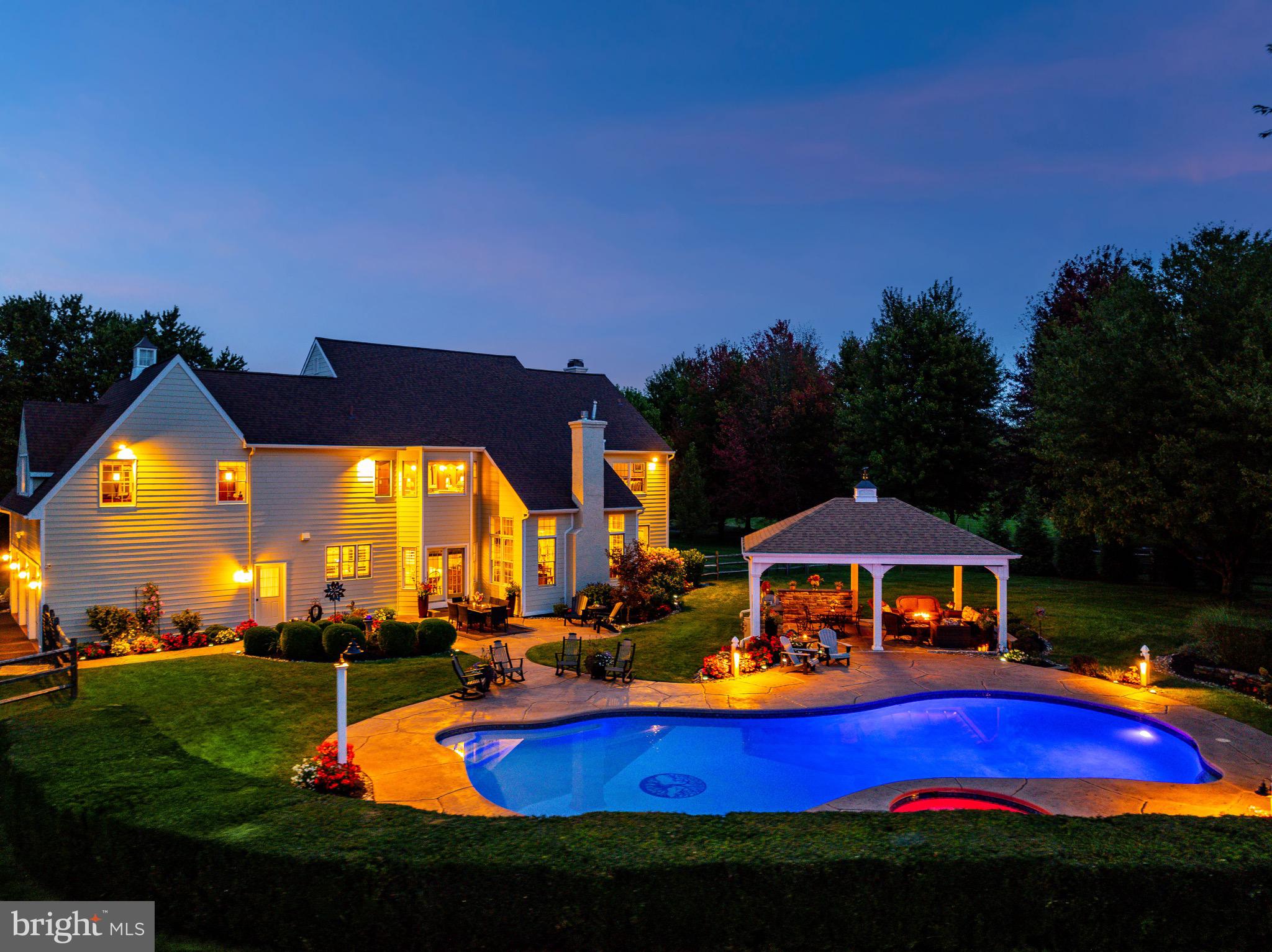 1100 PINEVILLE ROAD