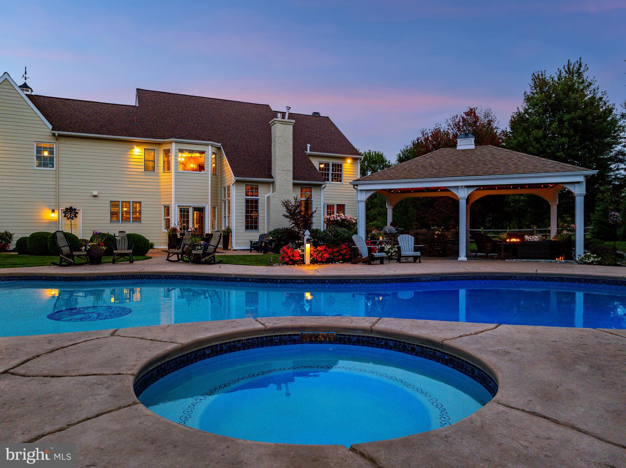 1100 PINEVILLE ROAD