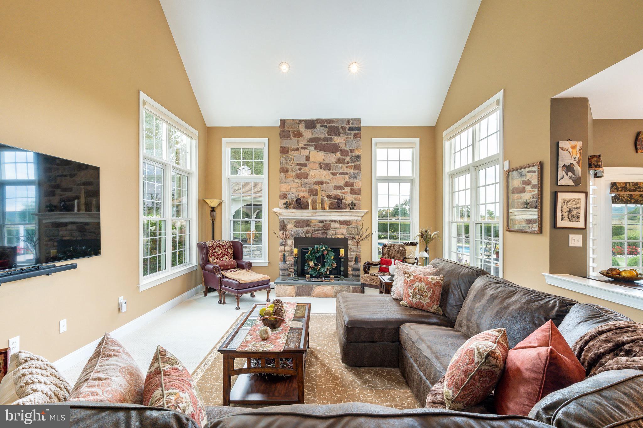 1100 PINEVILLE ROAD