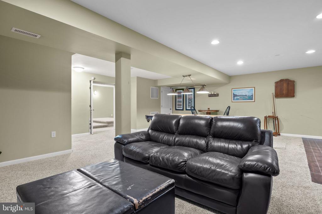 4748 BISHOP CIRCLE