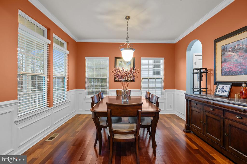 4748 BISHOP CIRCLE