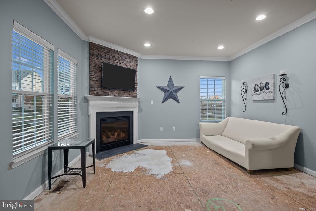 4748 BISHOP CIRCLE