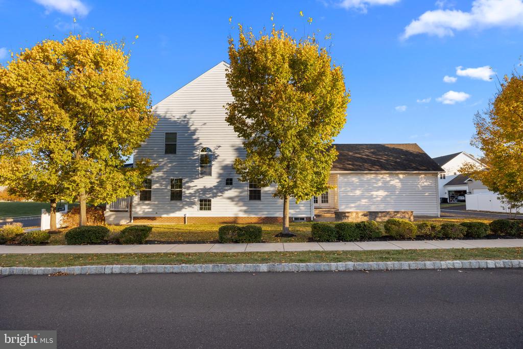 4748 BISHOP CIRCLE