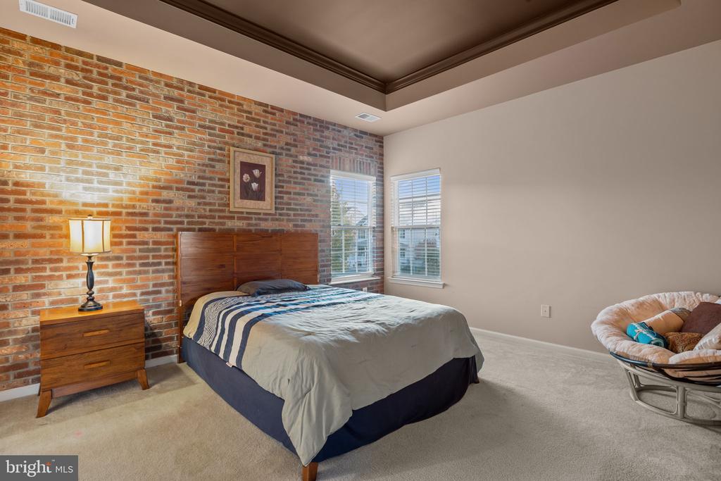 4748 BISHOP CIRCLE