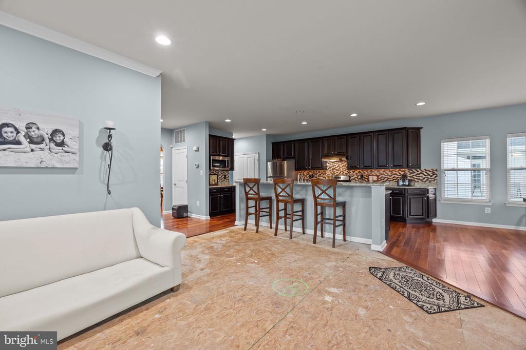 4748 BISHOP CIRCLE