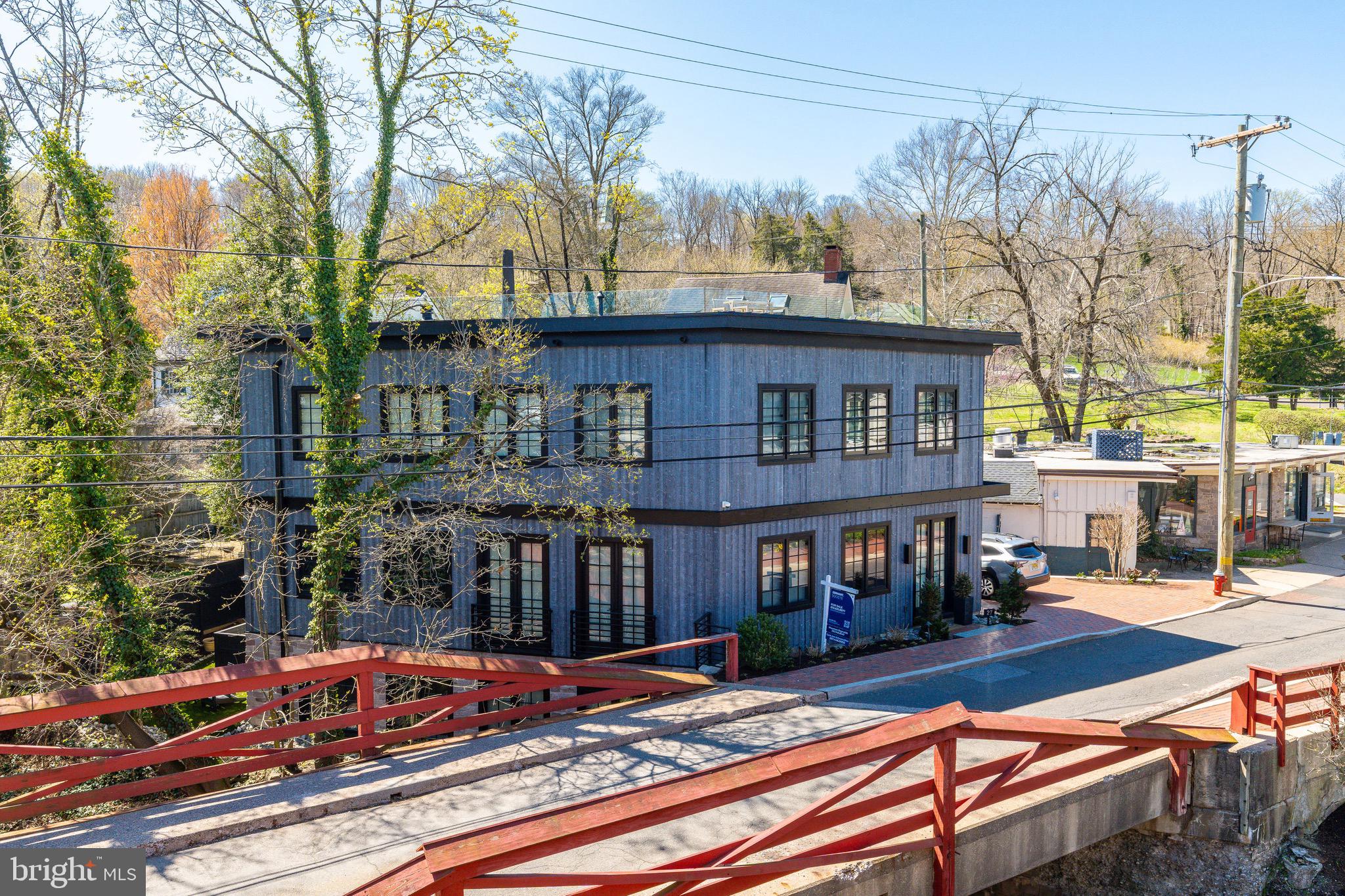 27 W MECHANIC STREET