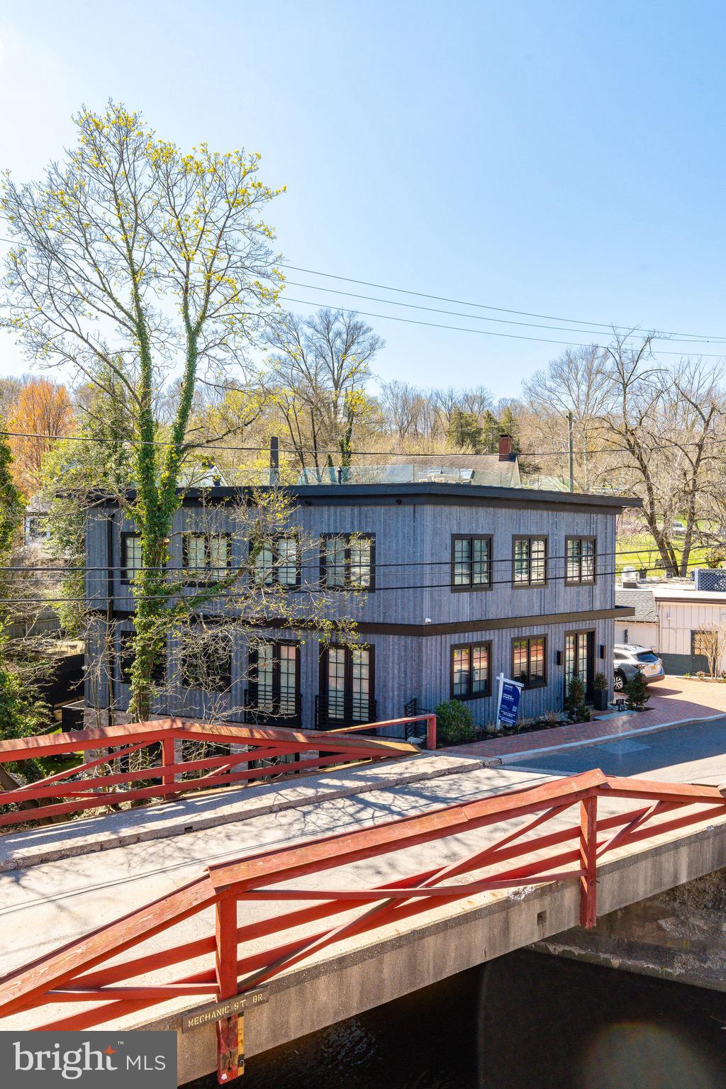 27 W MECHANIC STREET