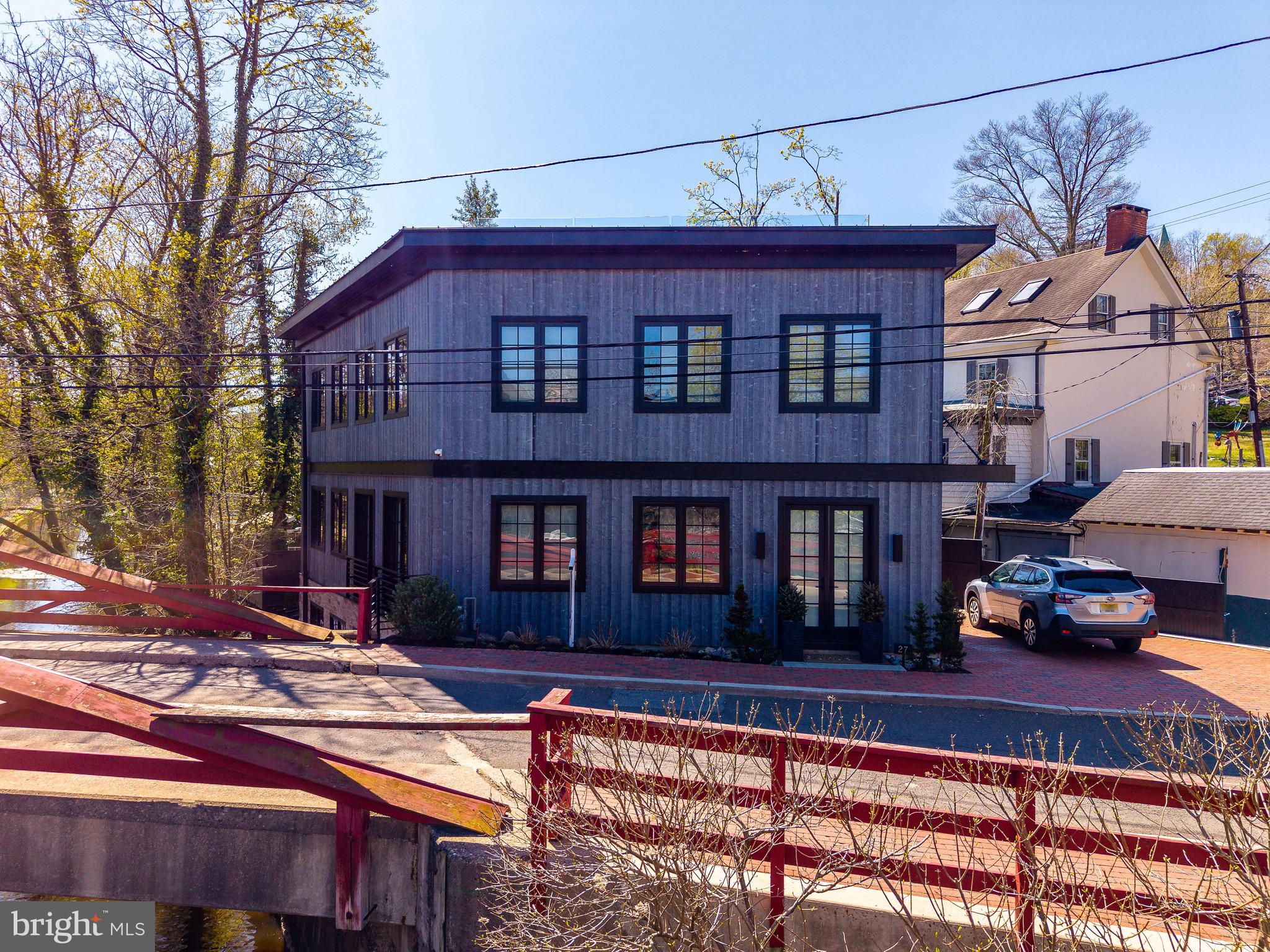 27 W MECHANIC STREET