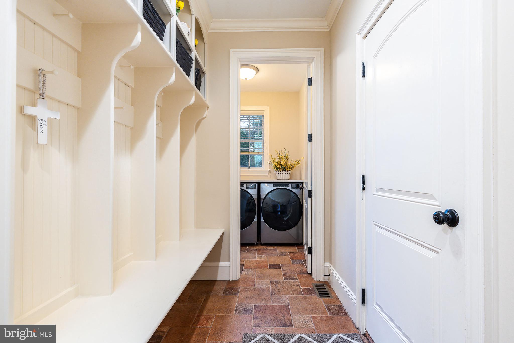 5829 RIDGEVIEW DRIVE