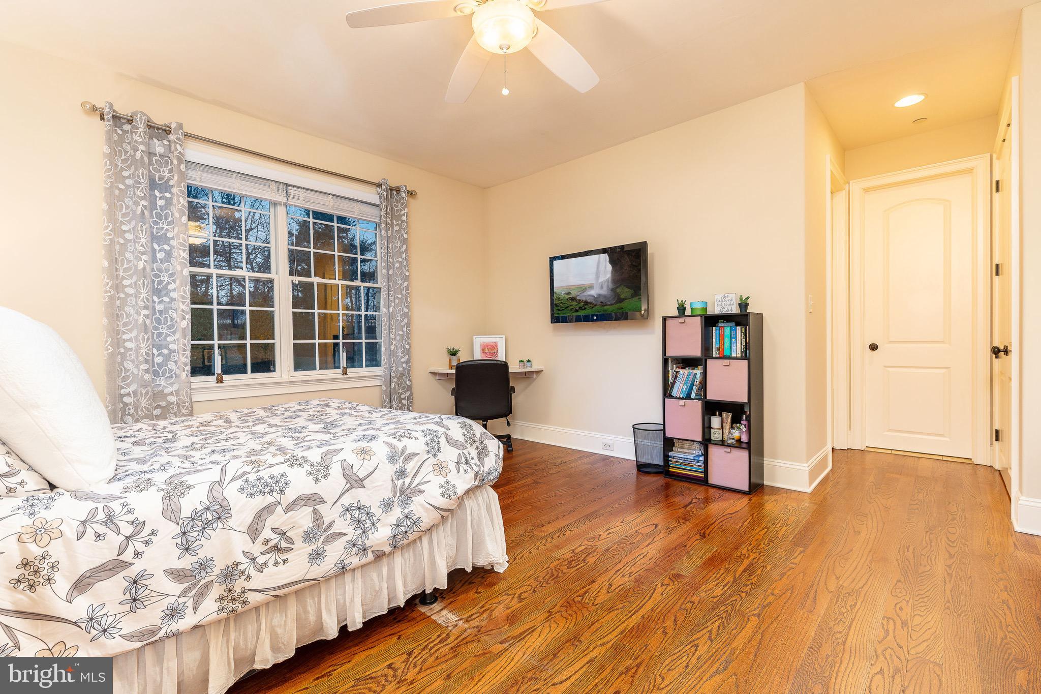 5829 RIDGEVIEW DRIVE