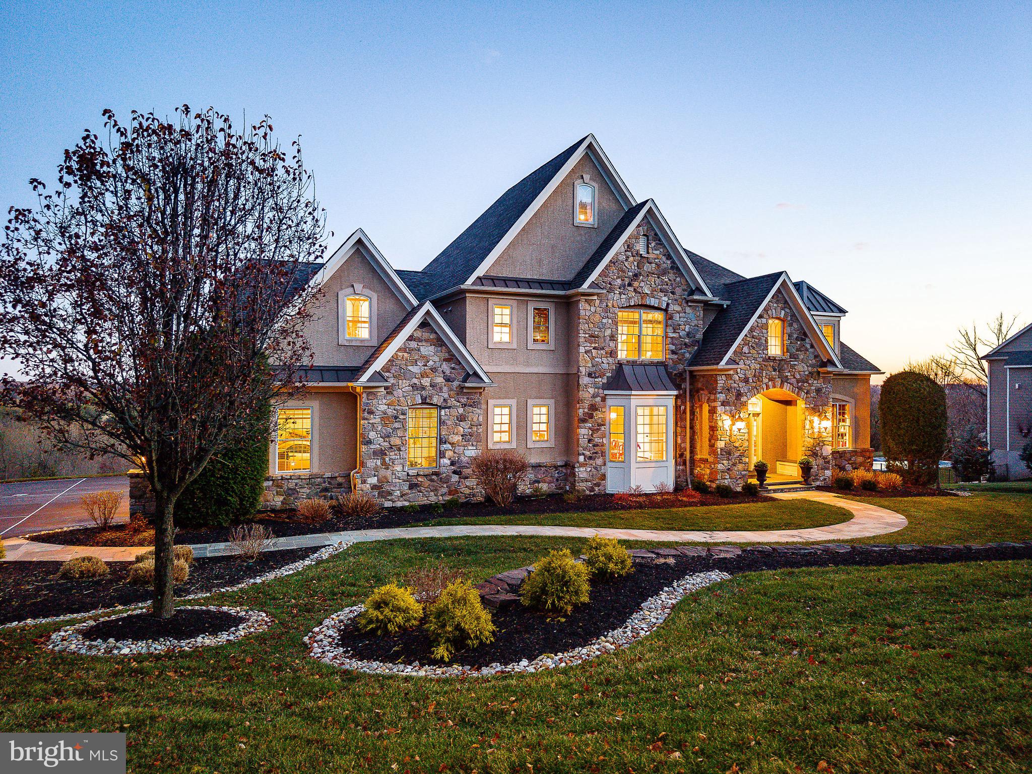 5829 RIDGEVIEW DRIVE