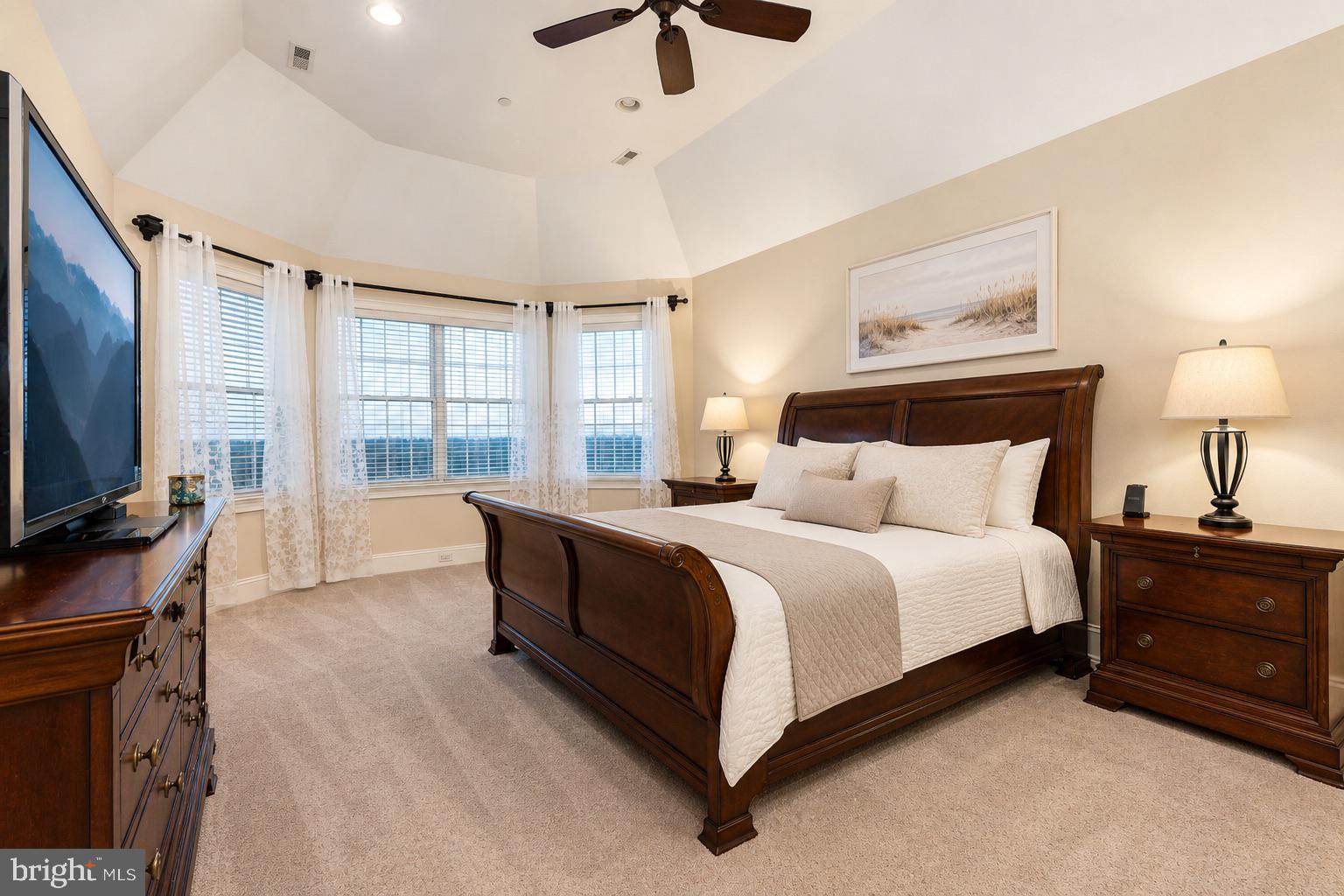 5829 RIDGEVIEW DRIVE