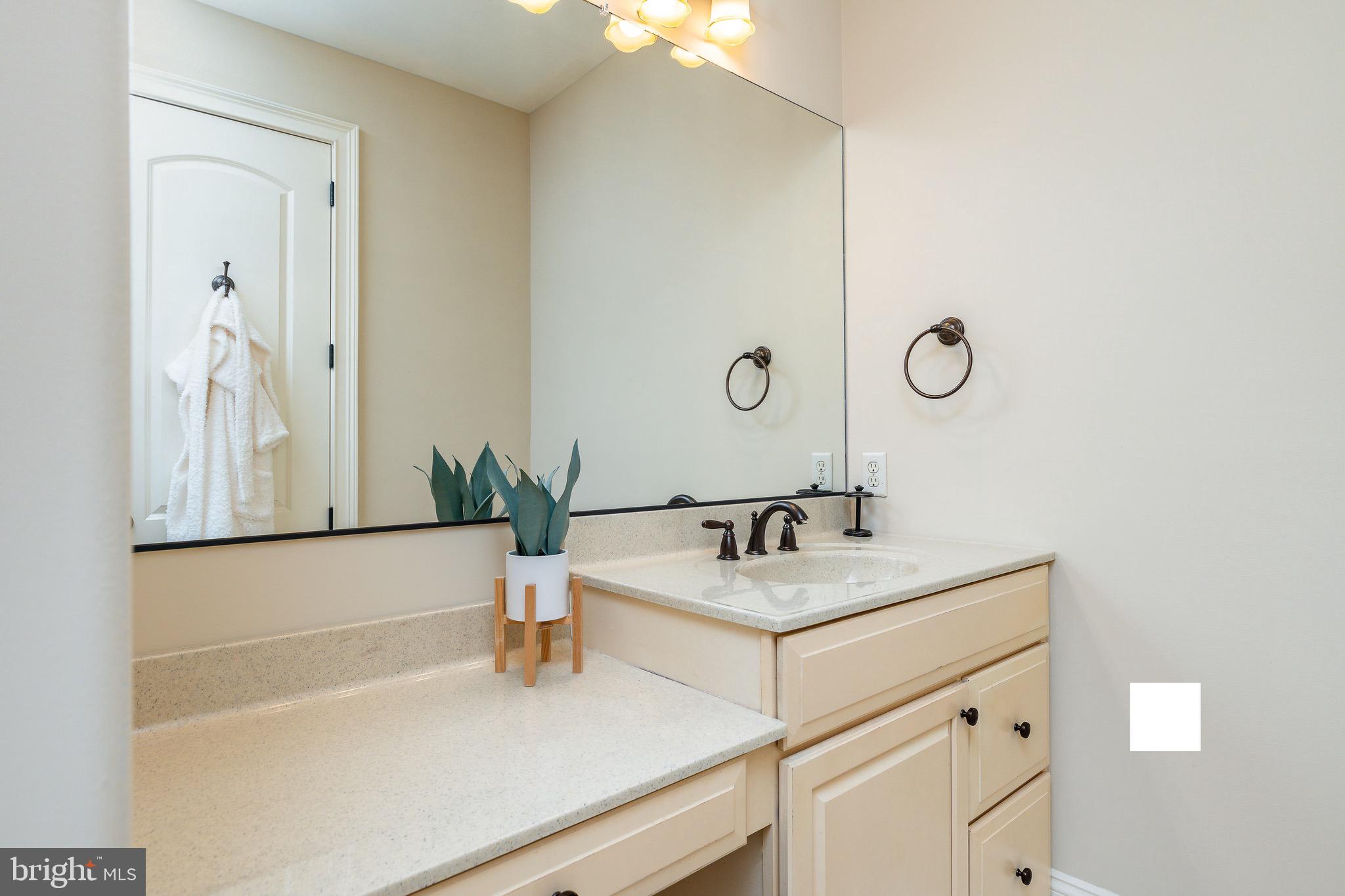 5829 RIDGEVIEW DRIVE