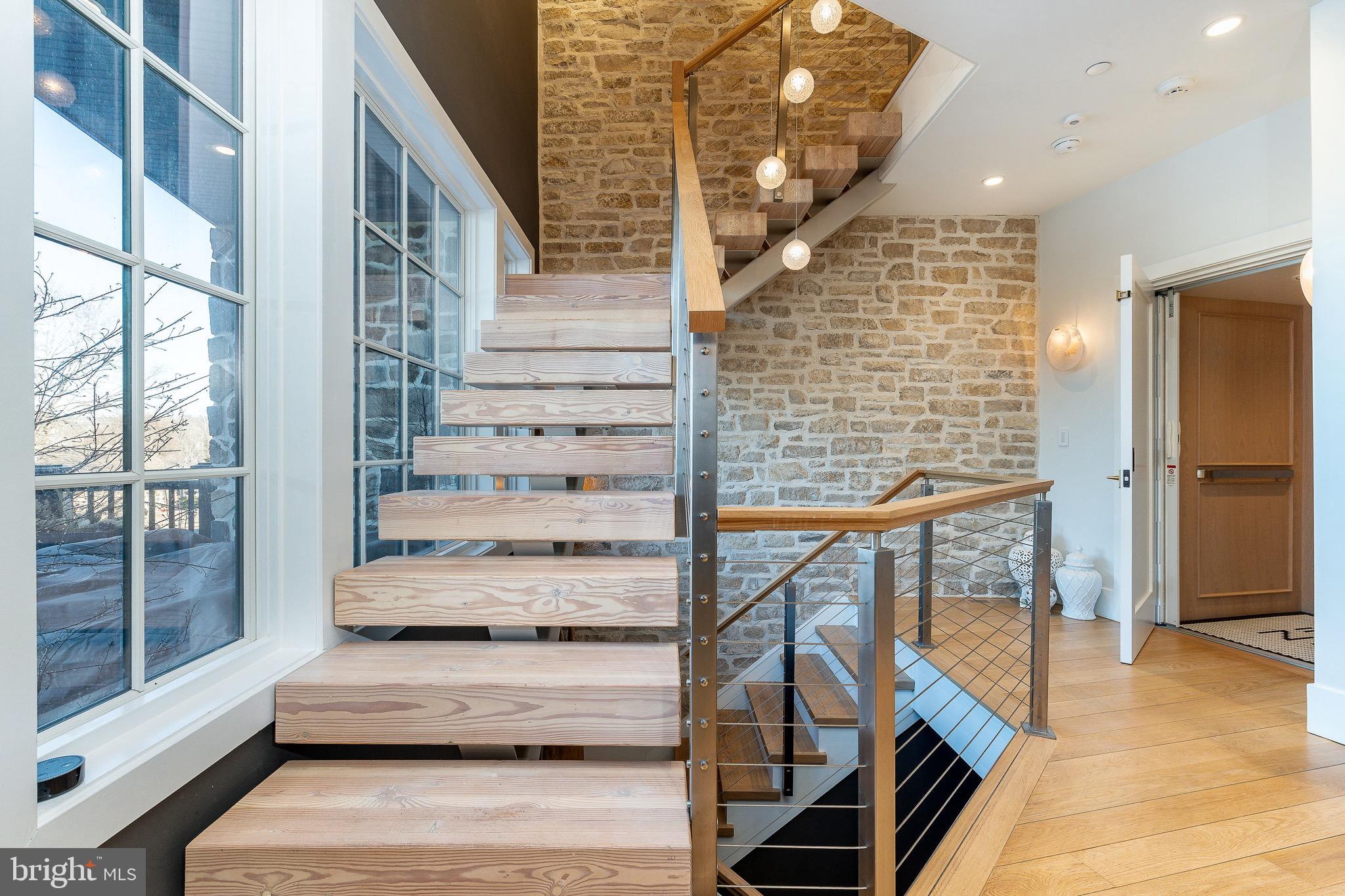 18 W MECHANIC STREET 4