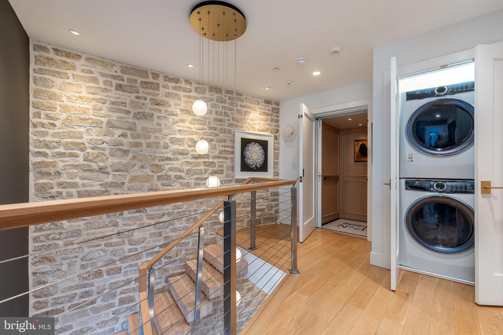 18 W MECHANIC STREET 4