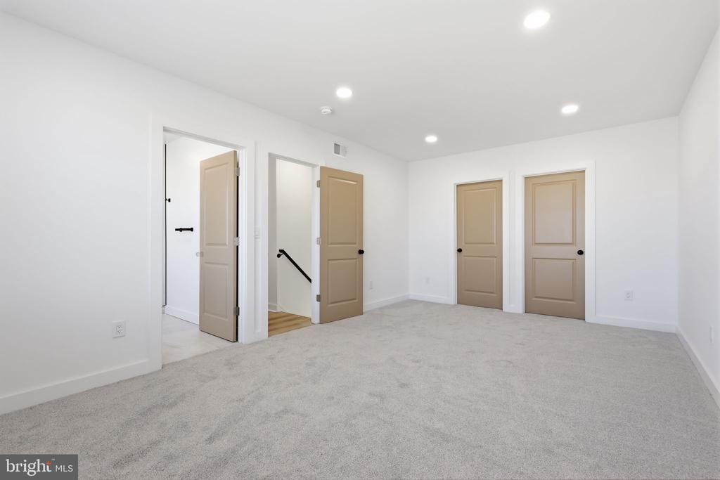 25 AUTUMN LANE