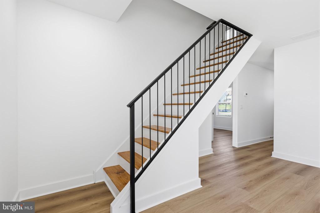 25 AUTUMN LANE