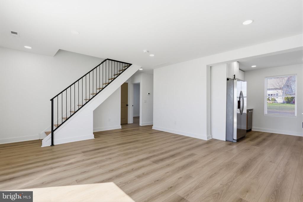 25 AUTUMN LANE
