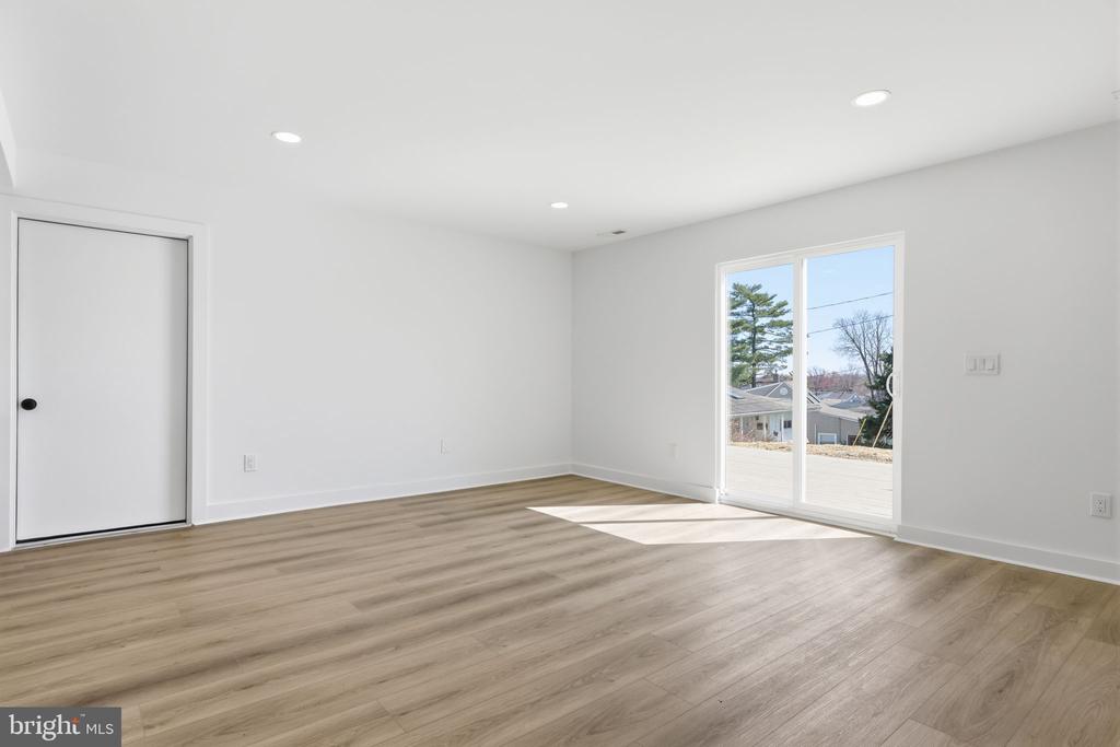 25 AUTUMN LANE