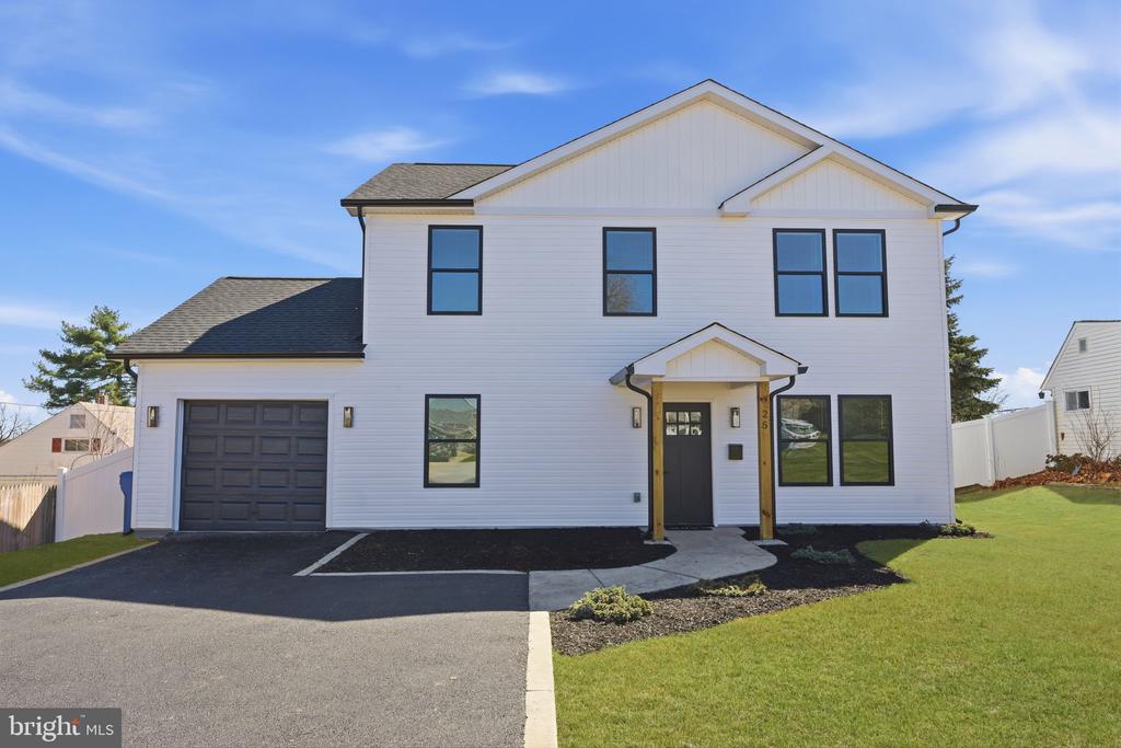 25 AUTUMN LANE