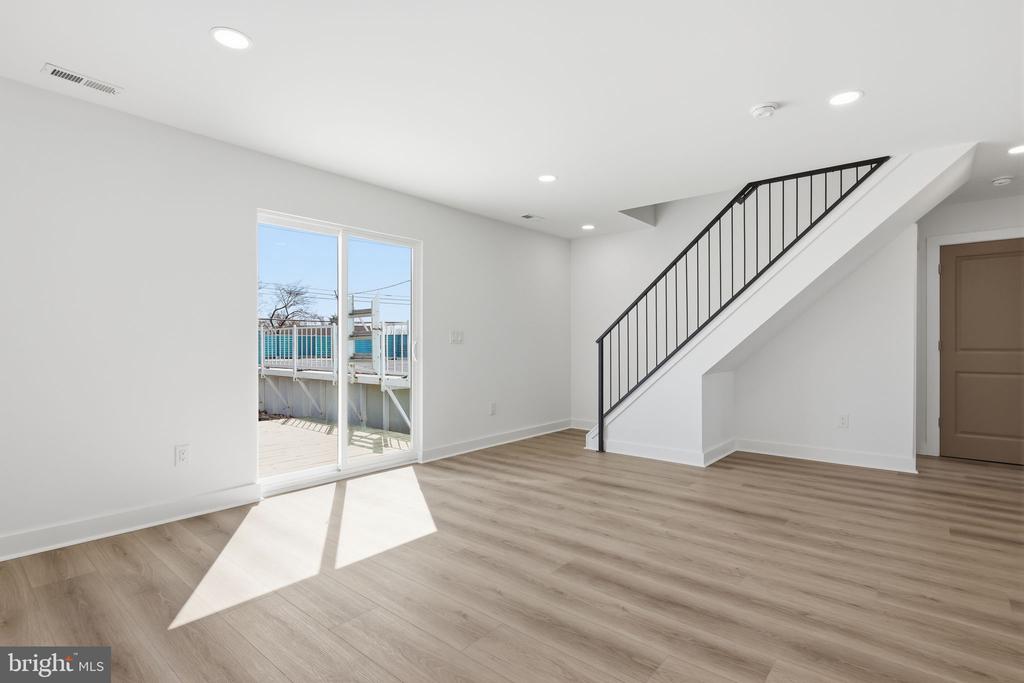 25 AUTUMN LANE
