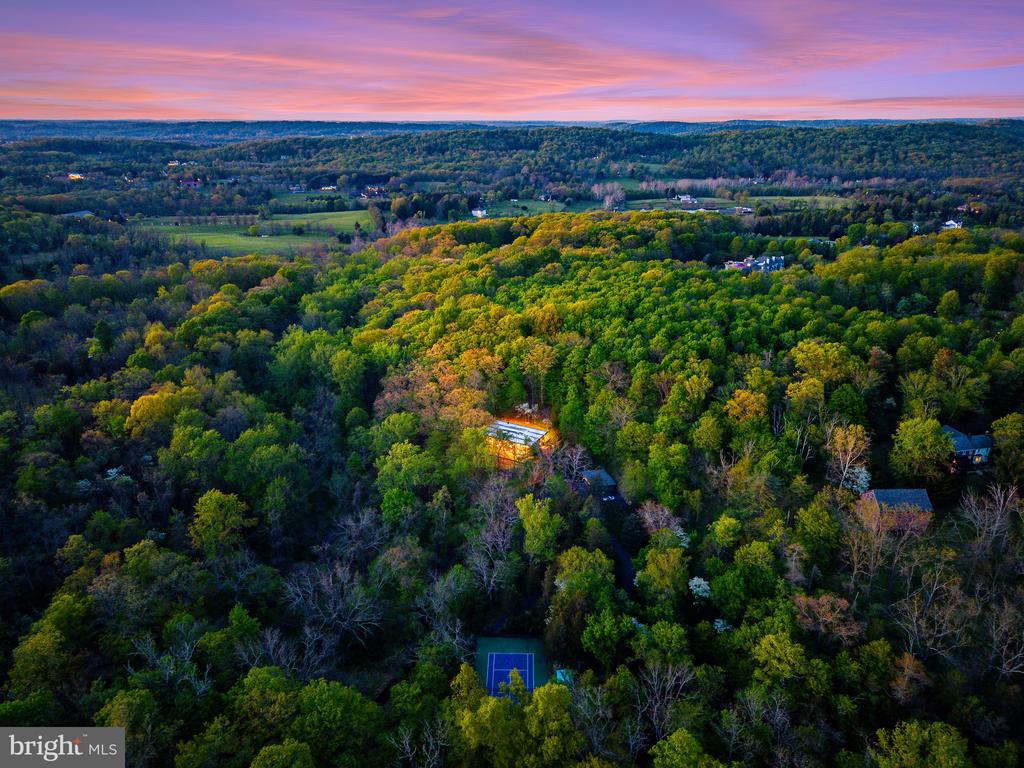 372 BROWNSBURG ROAD