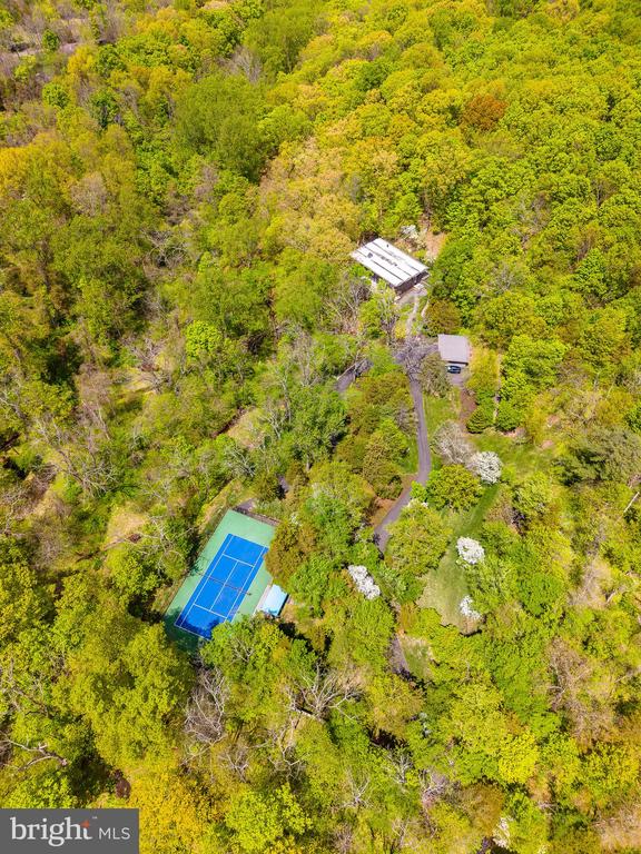 372 BROWNSBURG ROAD