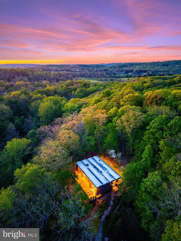 372 BROWNSBURG ROAD