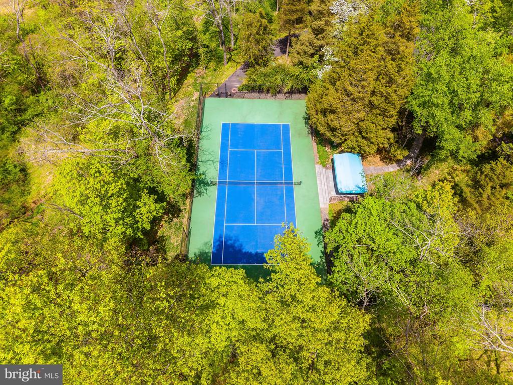 372 BROWNSBURG ROAD