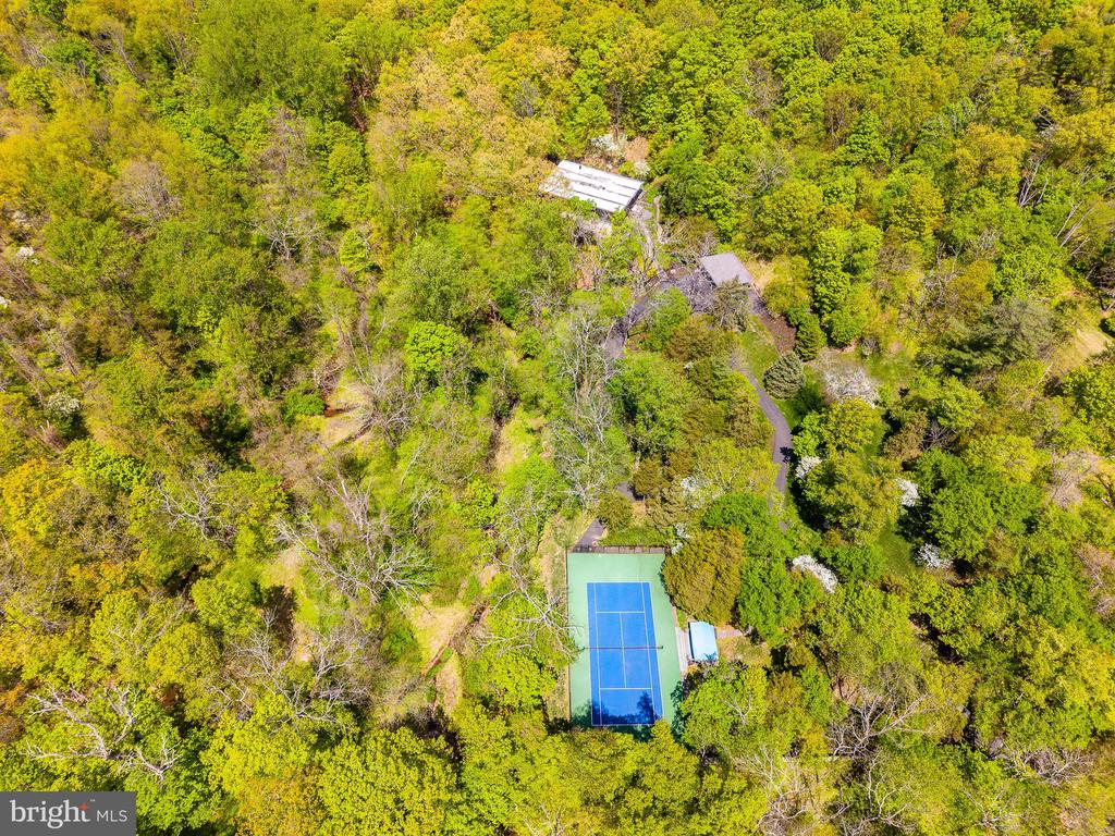 372 BROWNSBURG ROAD