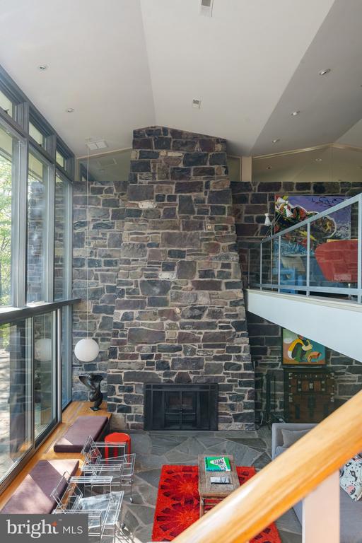 372 BROWNSBURG ROAD