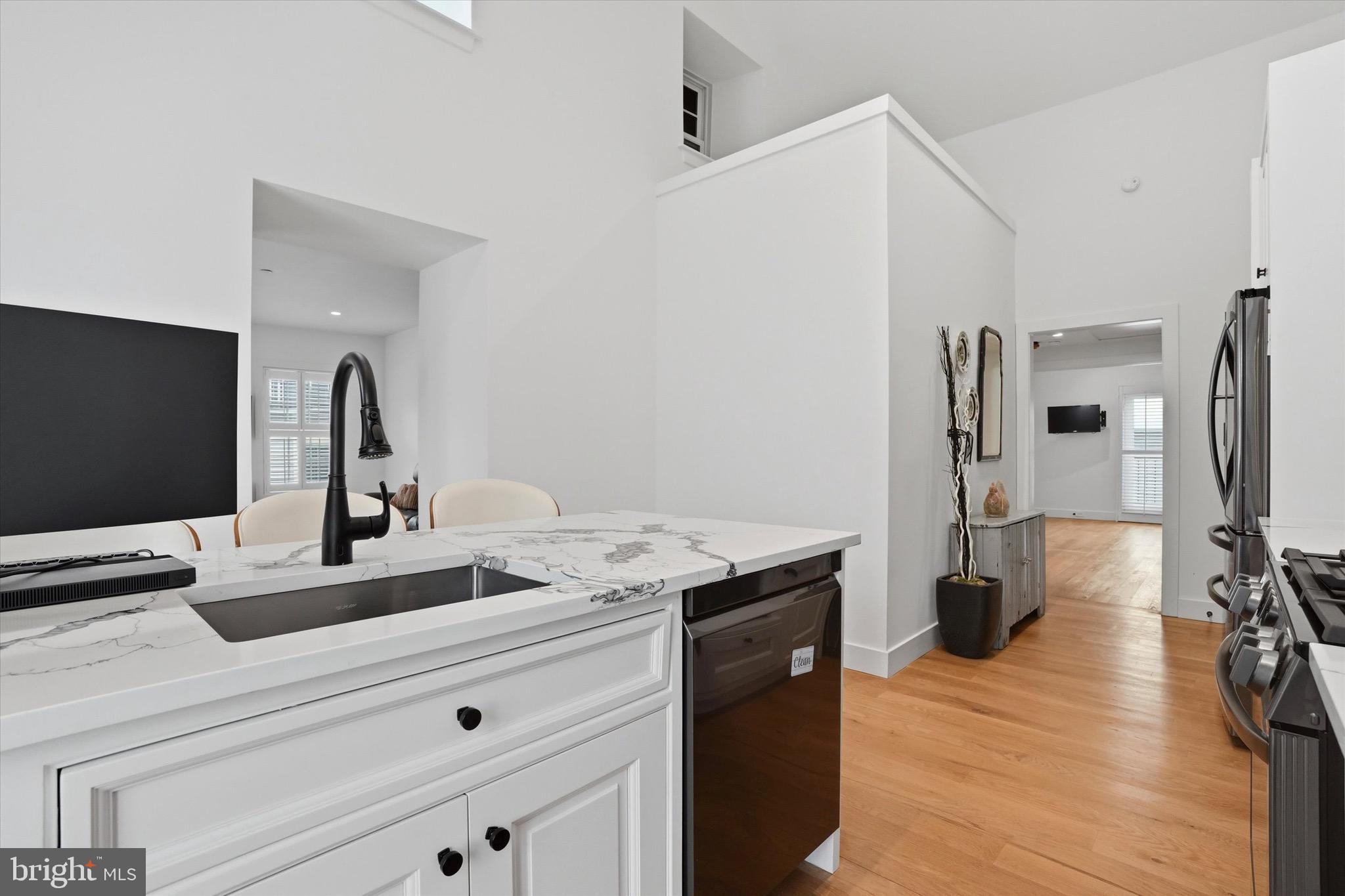 18 W MECHANIC STREET 6