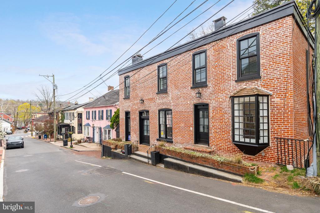 17 W MECHANIC STREET 1&2