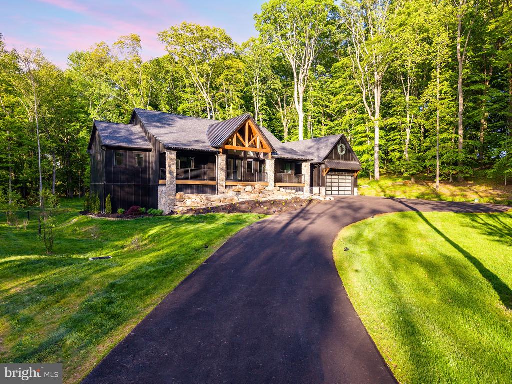 127 S SHADY RETREAT ROAD