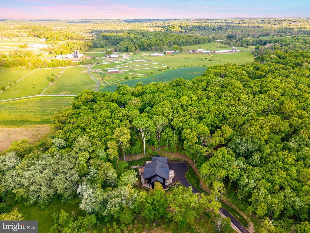 127 S SHADY RETREAT ROAD