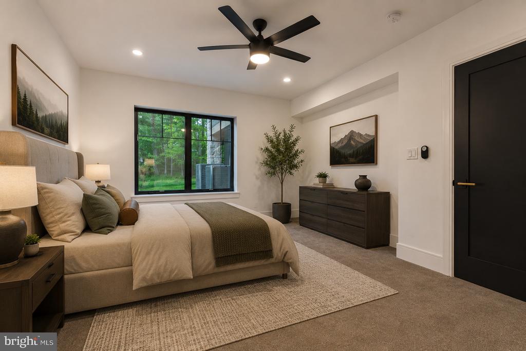 127 S SHADY RETREAT ROAD