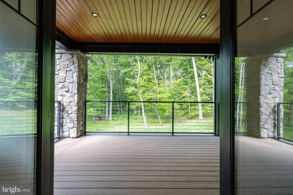 127 S SHADY RETREAT ROAD