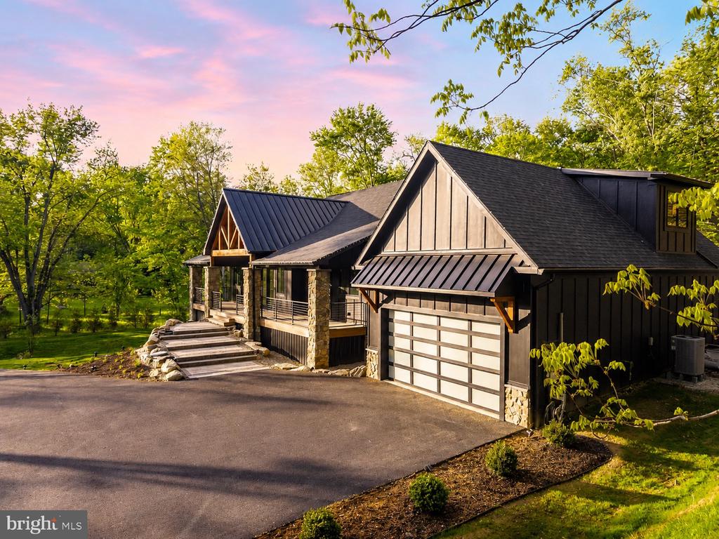 127 S SHADY RETREAT ROAD
