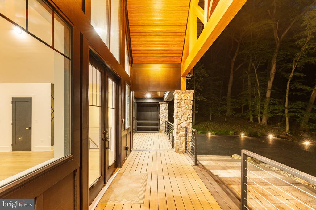 127 S SHADY RETREAT ROAD
