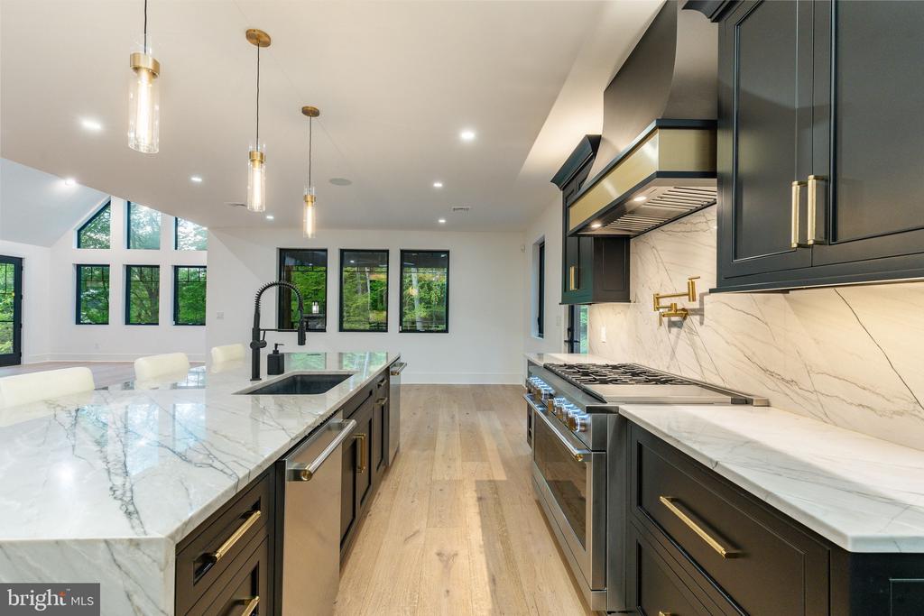 127 S SHADY RETREAT ROAD