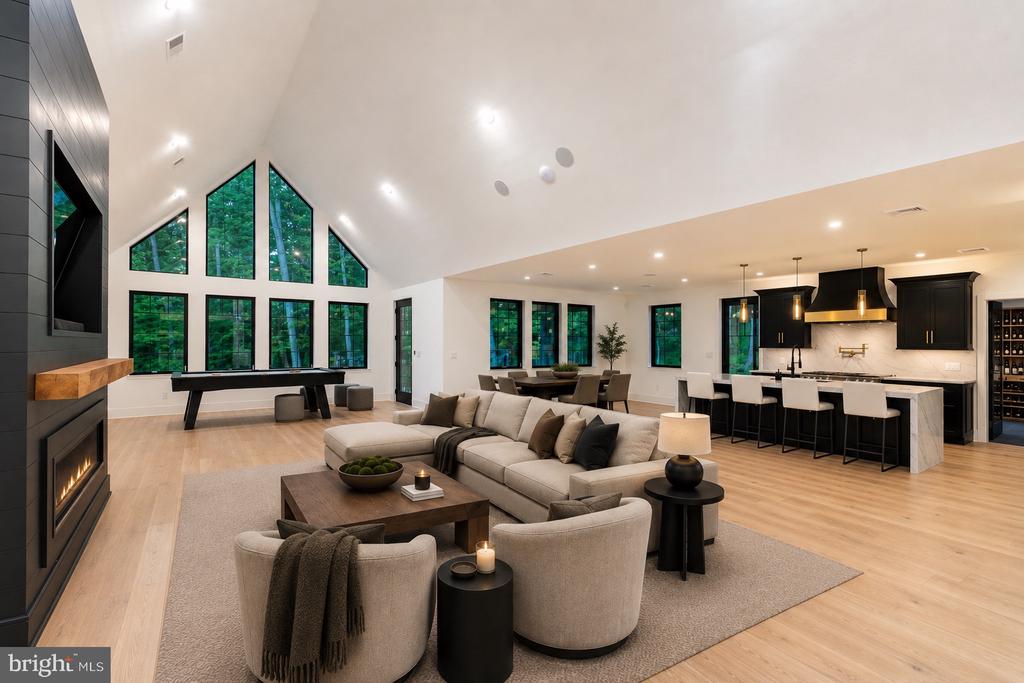 127 S SHADY RETREAT ROAD