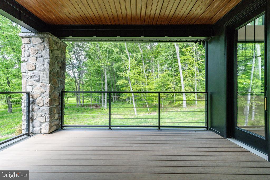127 S SHADY RETREAT ROAD