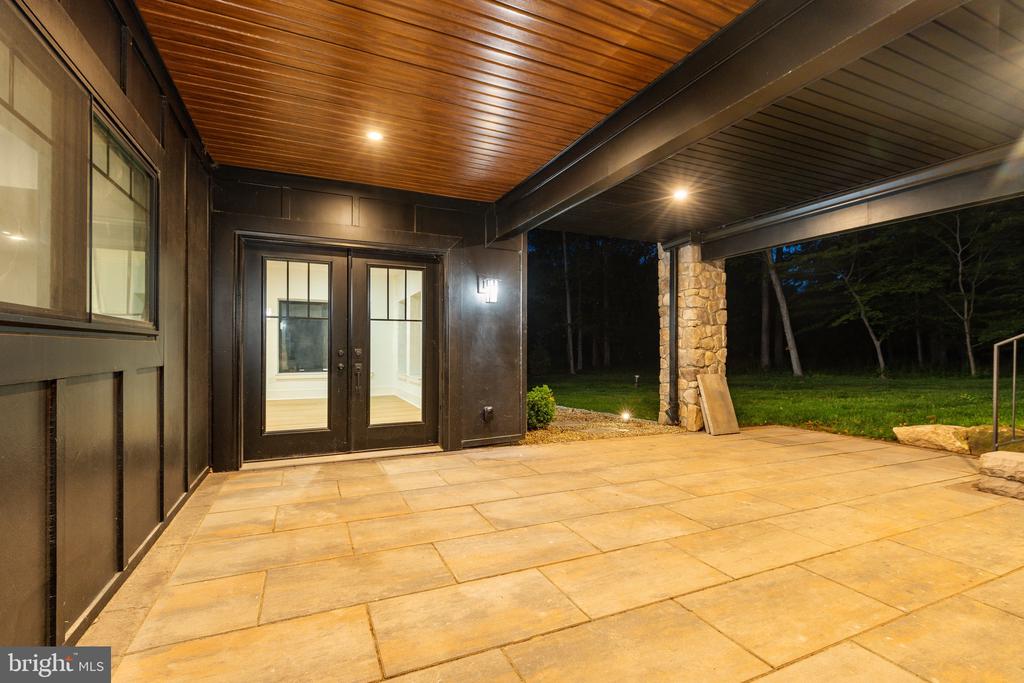 127 S SHADY RETREAT ROAD