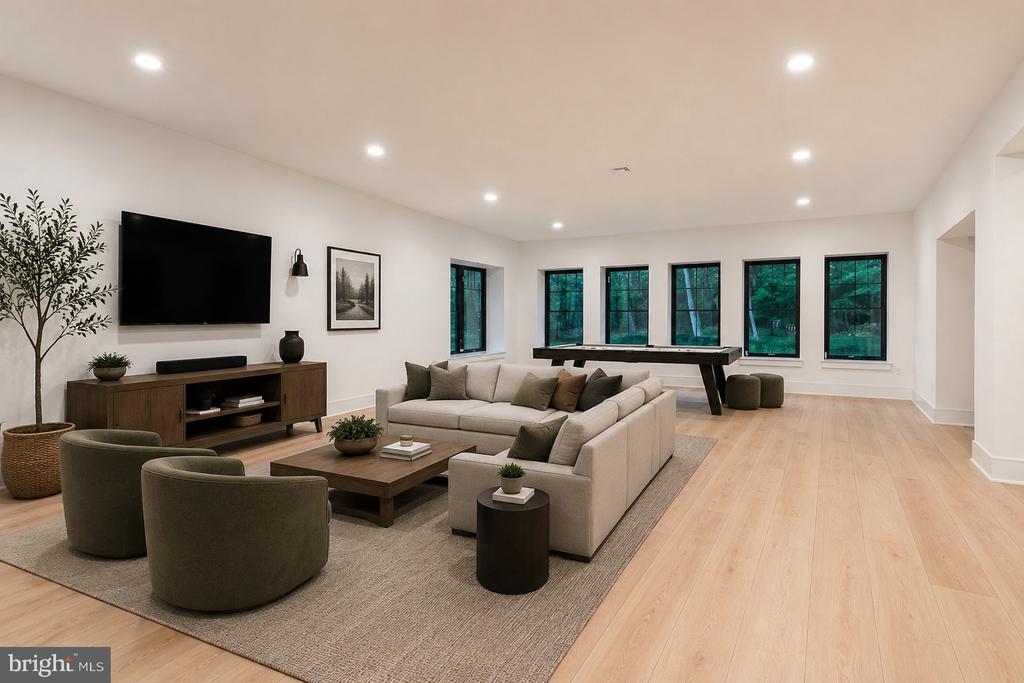 127 S SHADY RETREAT ROAD