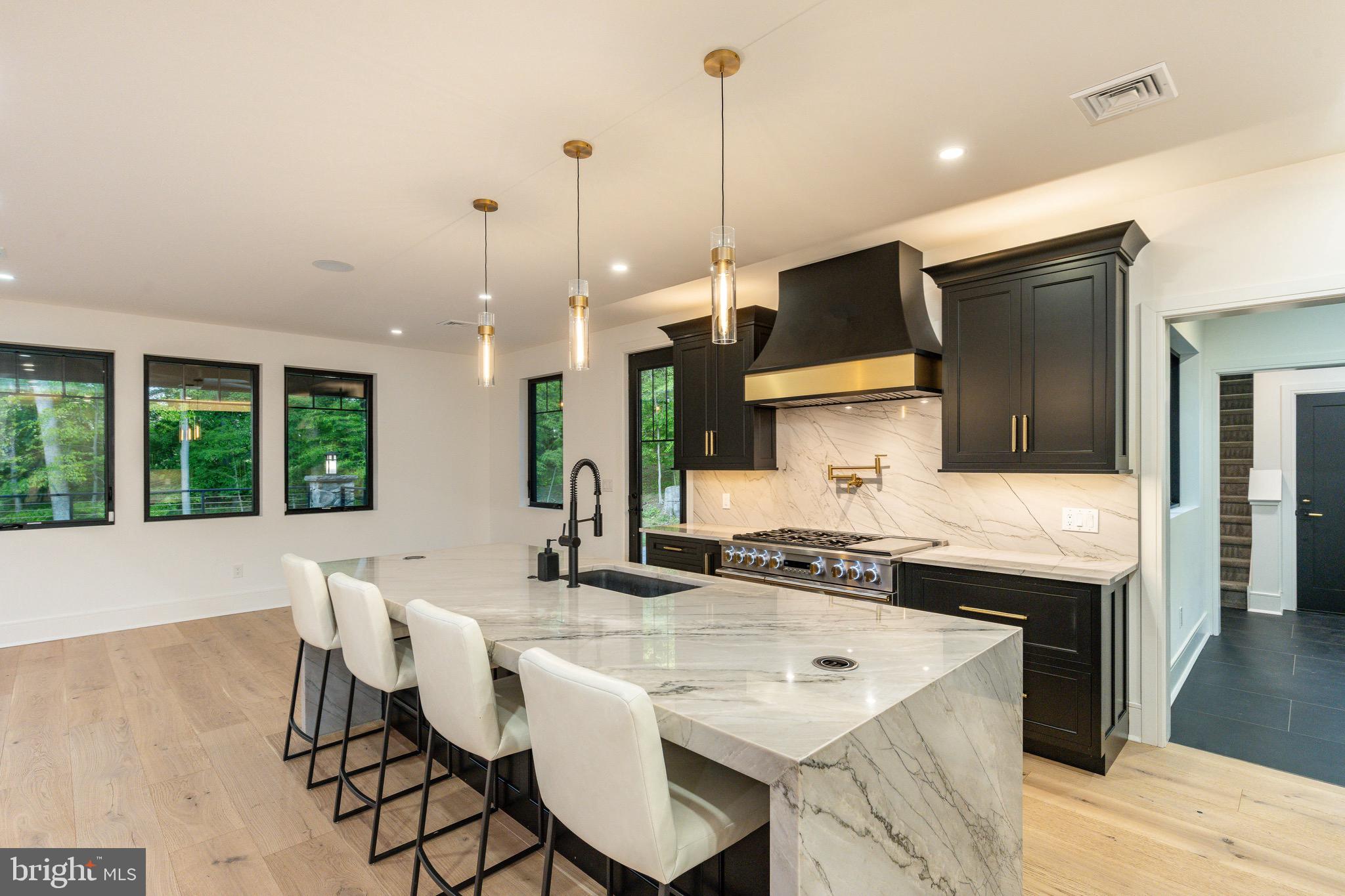 127 S SHADY RETREAT ROAD