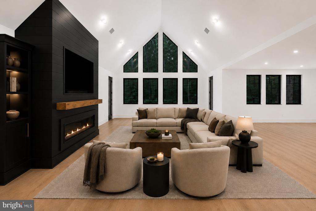 127 S SHADY RETREAT ROAD