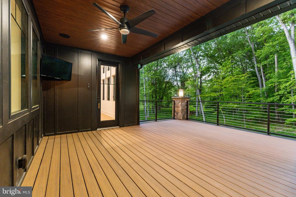 127 S SHADY RETREAT ROAD