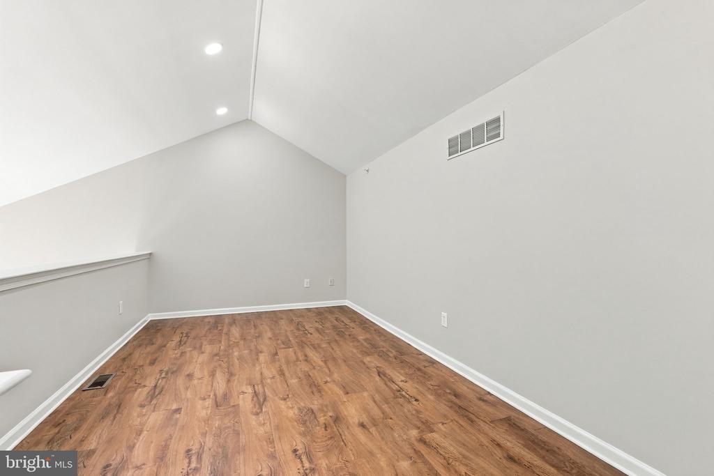 213 TANAGER COURT Unit: 258