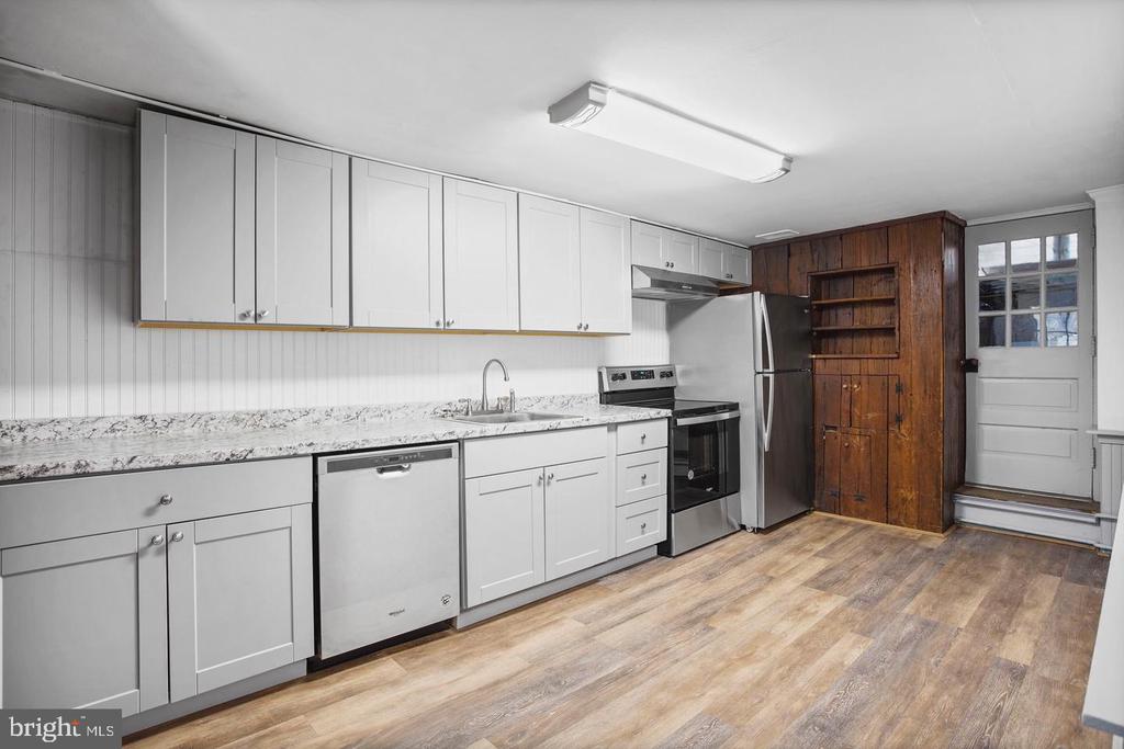 208 WESTTOWN WAY